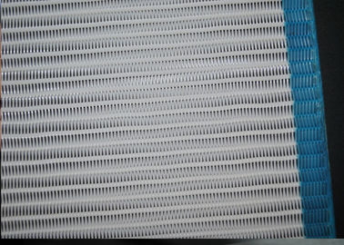 China Correa de la malla del poliéster de la armadura llana de la fabricación de papel con la pantalla espiral del secador para secarse proveedor